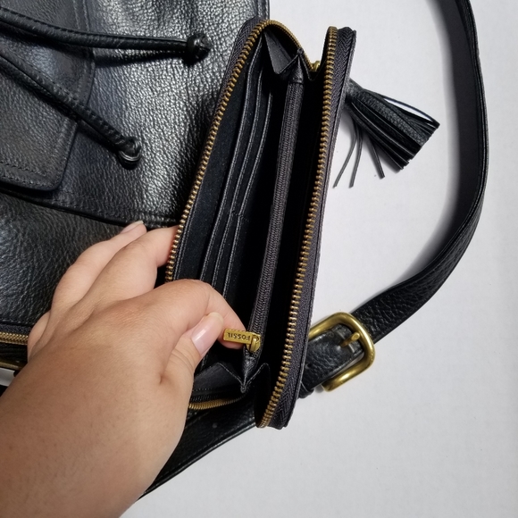 Fossil bag with matching wallet - Picture 13 of 16